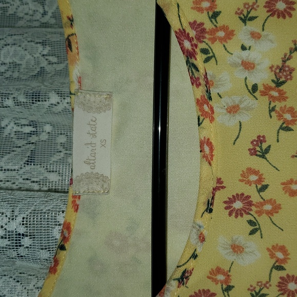 Floral Yellow Dress - Picture 4 of 4